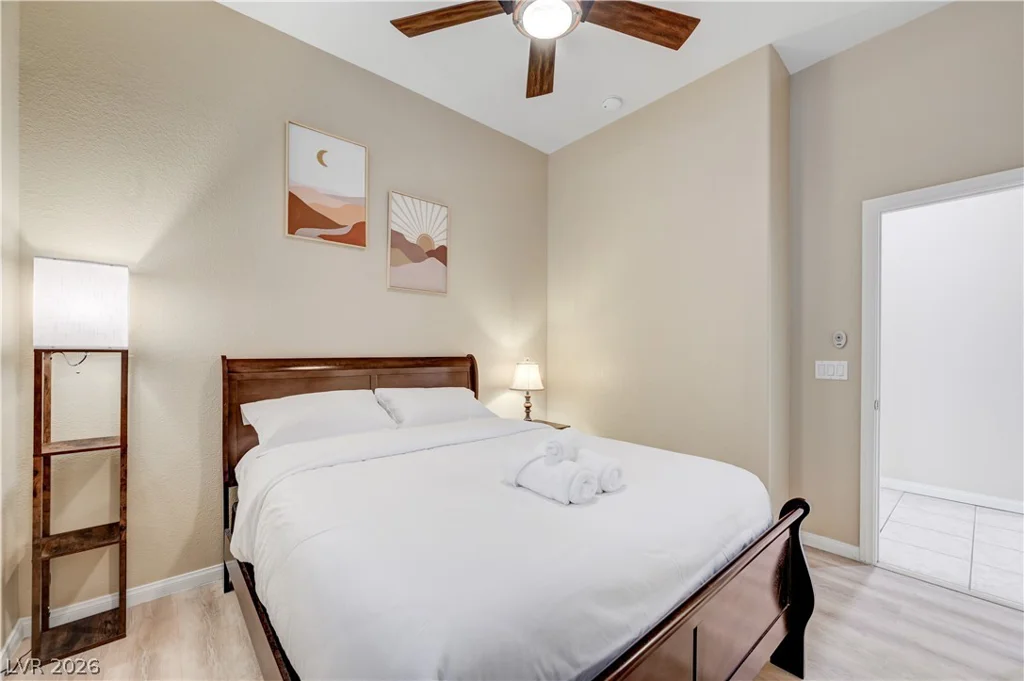 5851 Flight Wing, Las Vegas, NV 89113