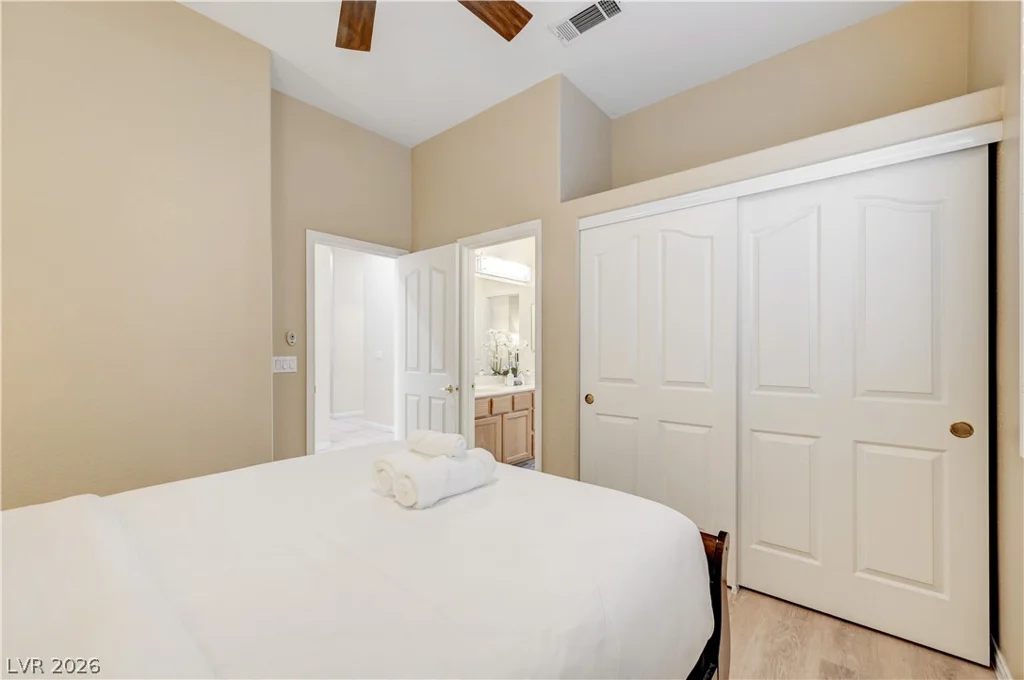 5851 Flight Wing, Las Vegas, NV 89113