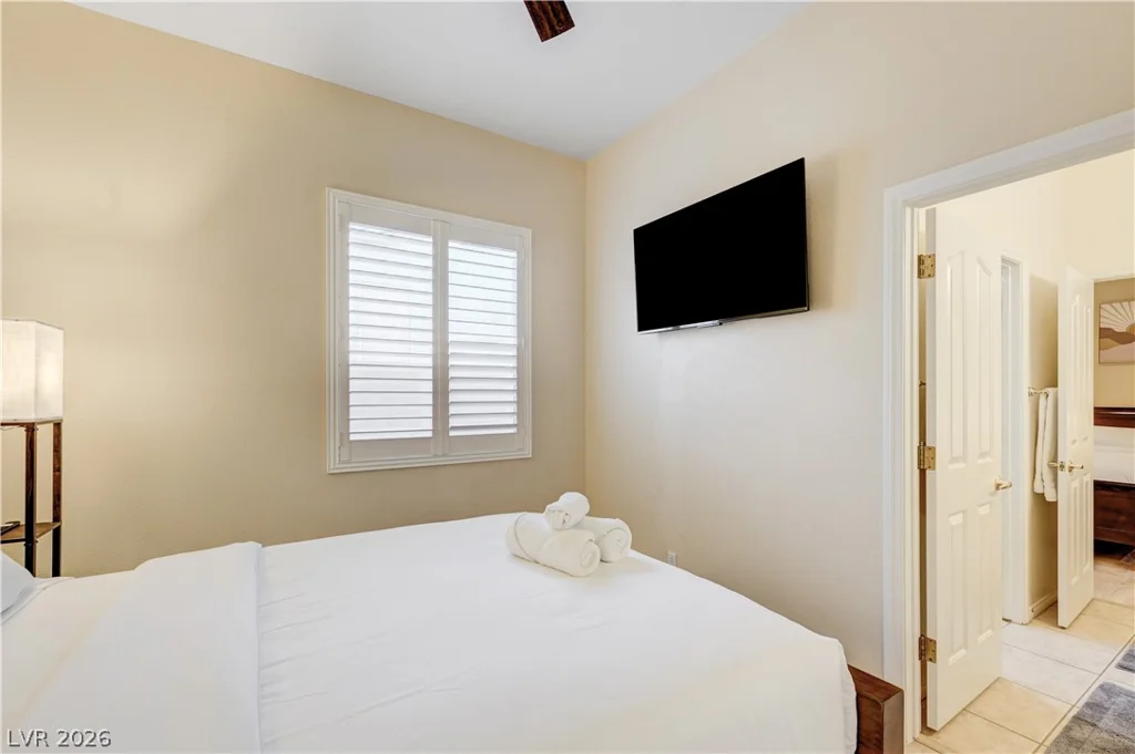 5851 Flight Wing, Las Vegas, NV 89113