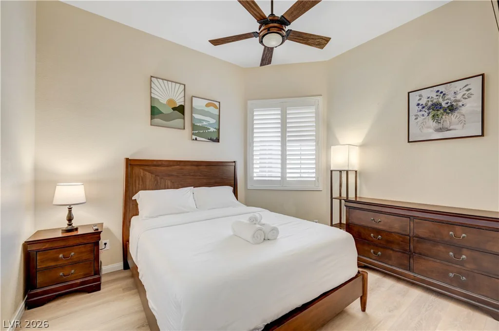 5851 Flight Wing, Las Vegas, NV 89113
