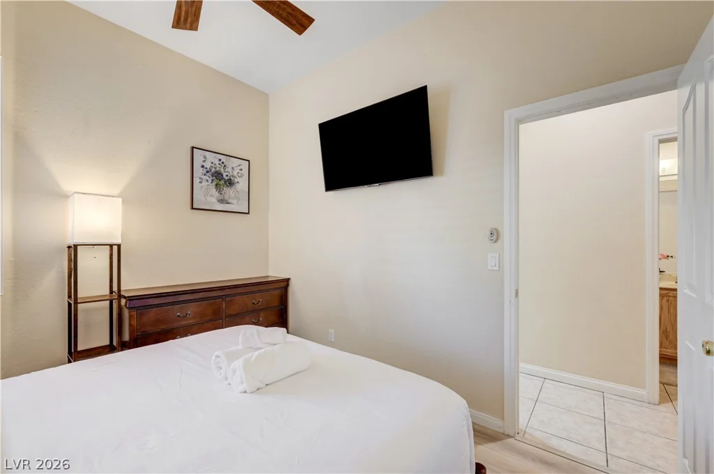 5851 Flight Wing, Las Vegas, NV 89113