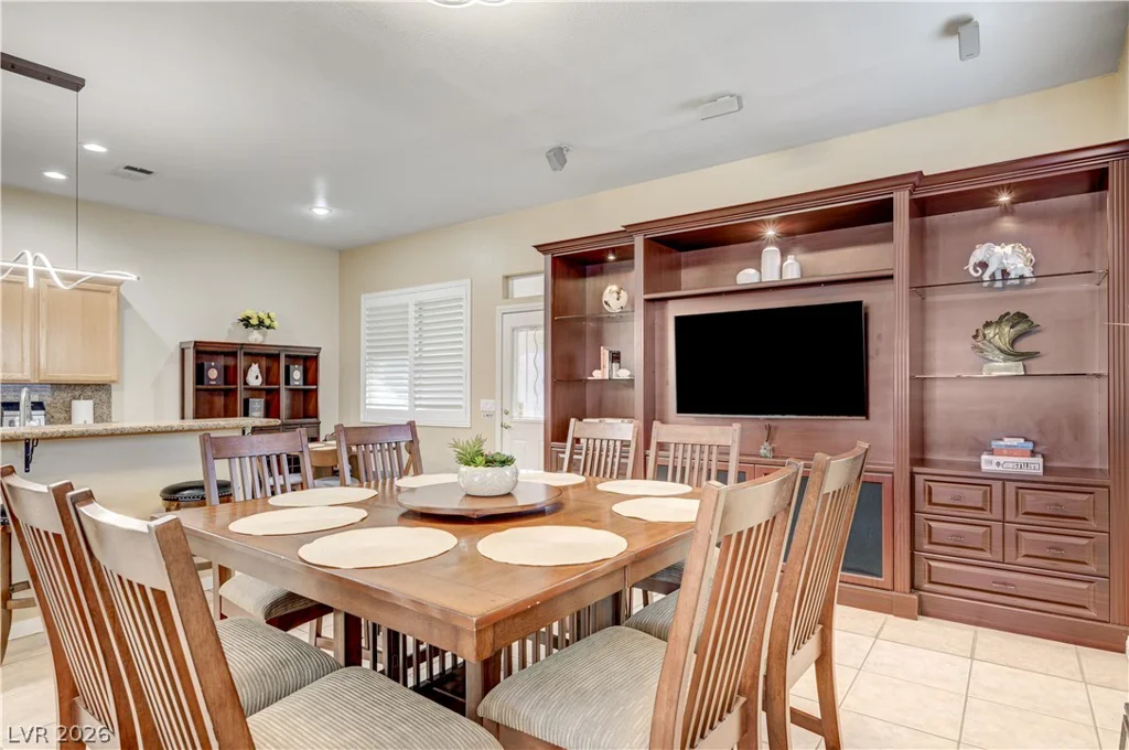 5851 Flight Wing, Las Vegas, NV 89113
