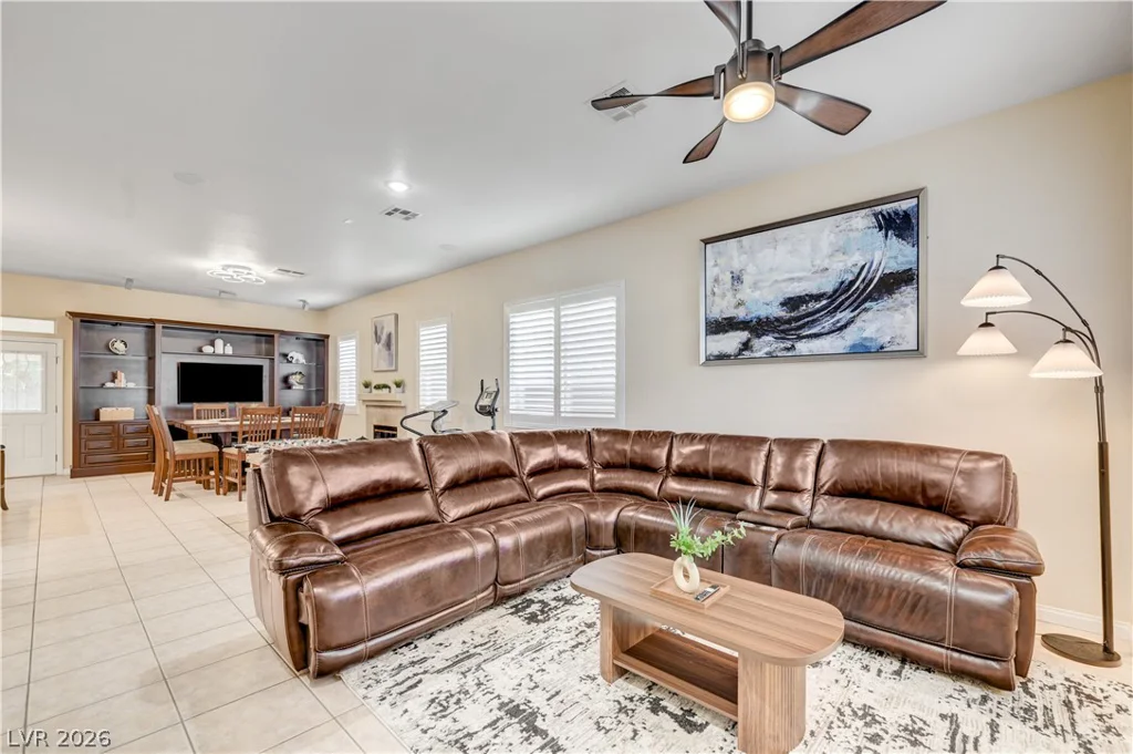 5851 Flight Wing, Las Vegas, NV 89113