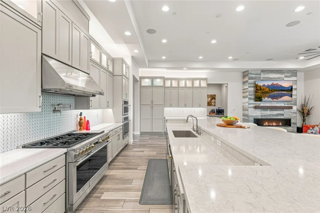 9935 Justin Earl, Las Vegas, NV 89149