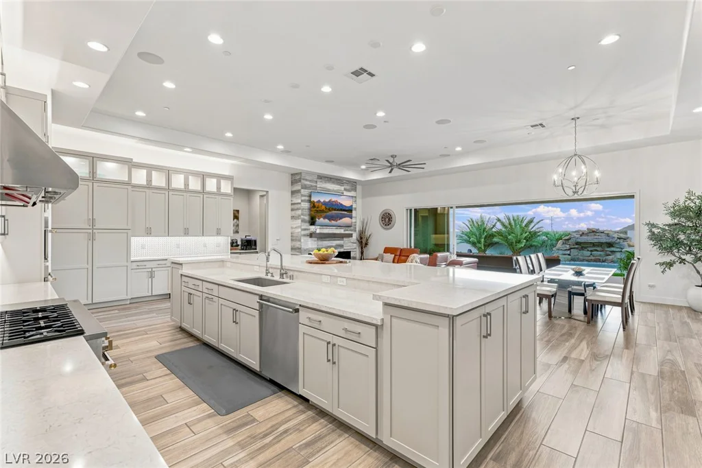 9935 Justin Earl, Las Vegas, NV 89149