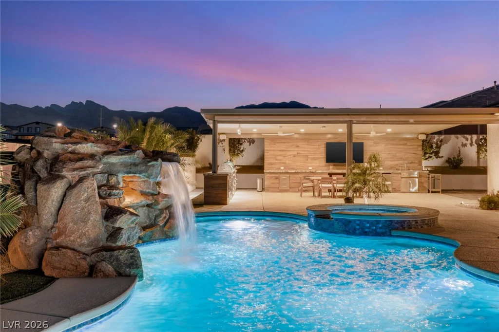 9935 Justin Earl, Las Vegas, NV 89149