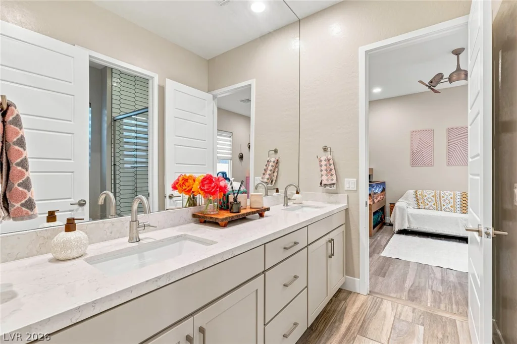 9935 Justin Earl, Las Vegas, NV 89149
