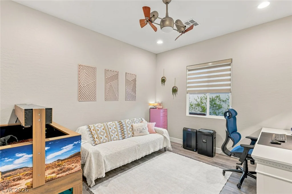 9935 Justin Earl, Las Vegas, NV 89149