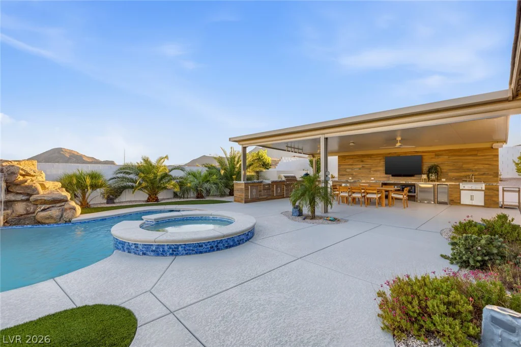 9935 Justin Earl, Las Vegas, NV 89149