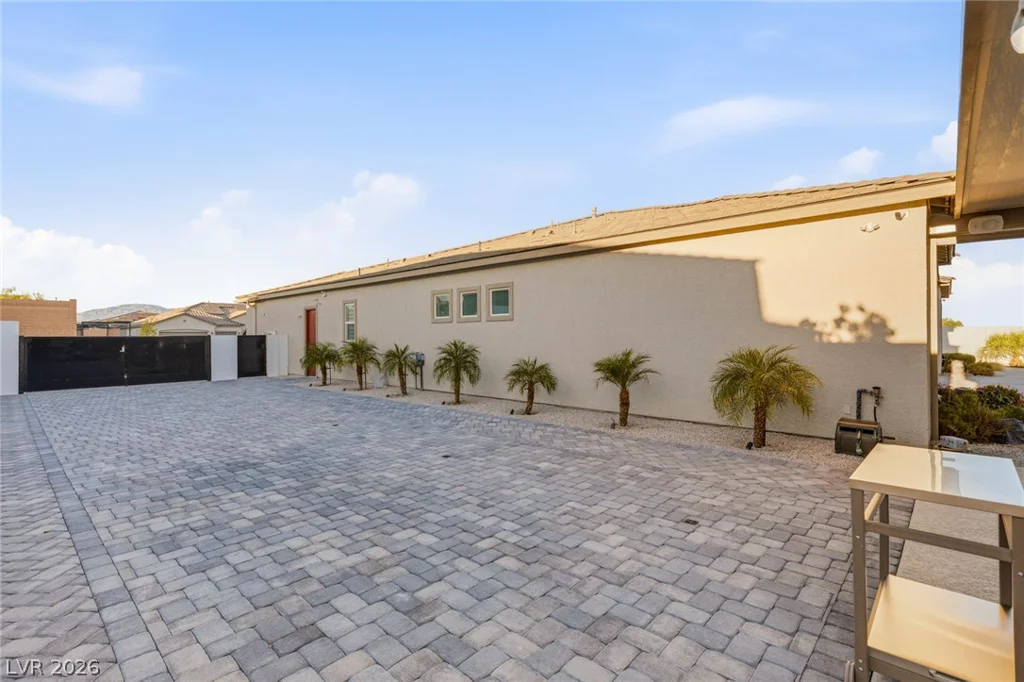 9935 Justin Earl, Las Vegas, NV 89149