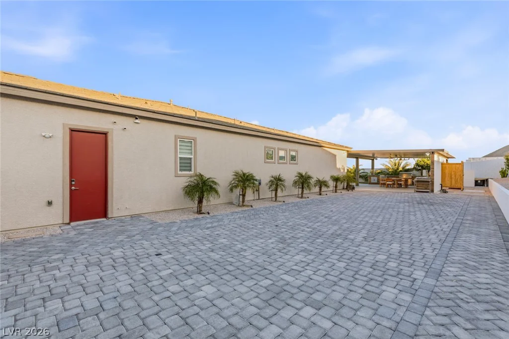 9935 Justin Earl, Las Vegas, NV 89149