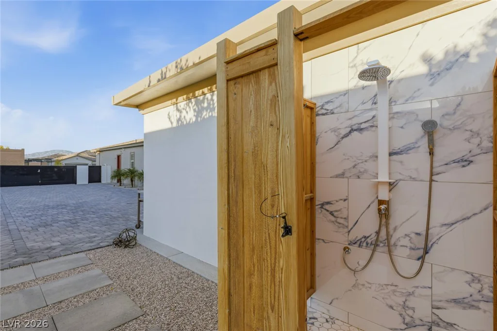 9935 Justin Earl, Las Vegas, NV 89149