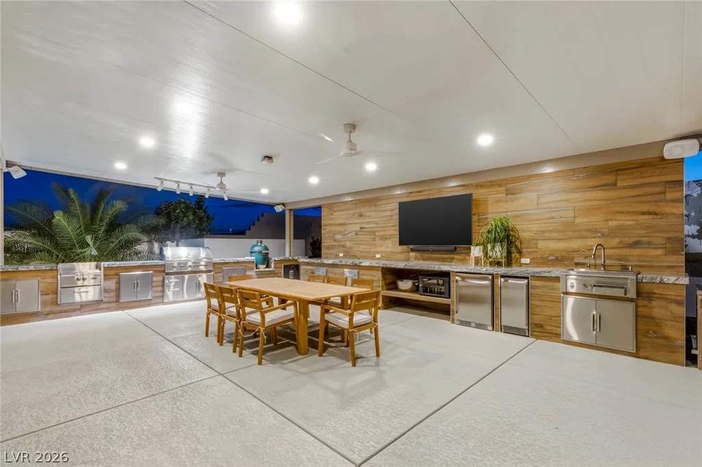 9935 Justin Earl, Las Vegas, NV 89149
