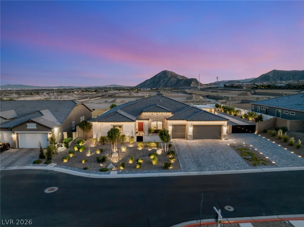 9935 Justin Earl, Las Vegas, NV 89149