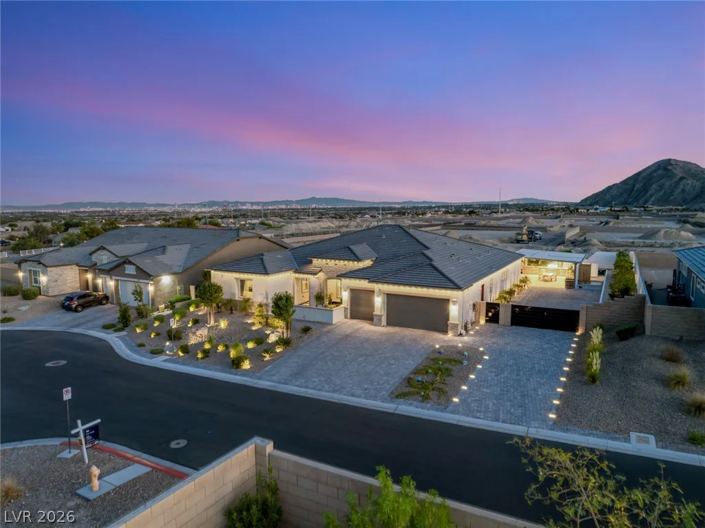 9935 Justin Earl, Las Vegas, NV 89149