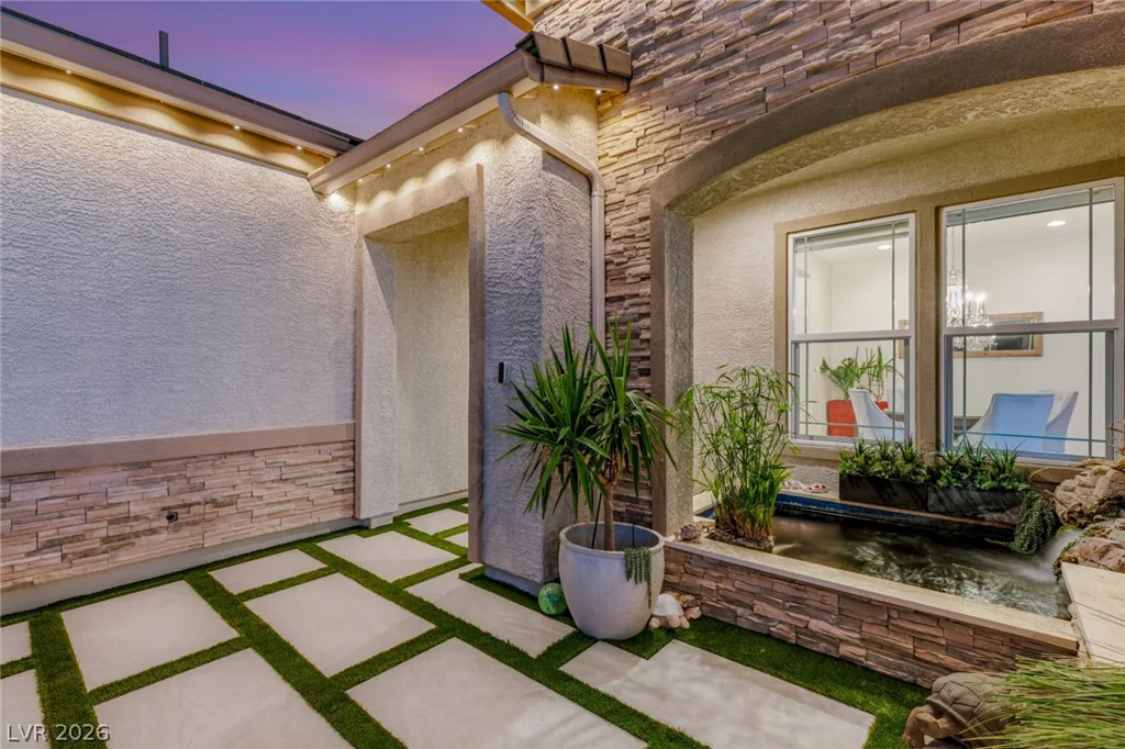 9935 Justin Earl, Las Vegas, NV 89149