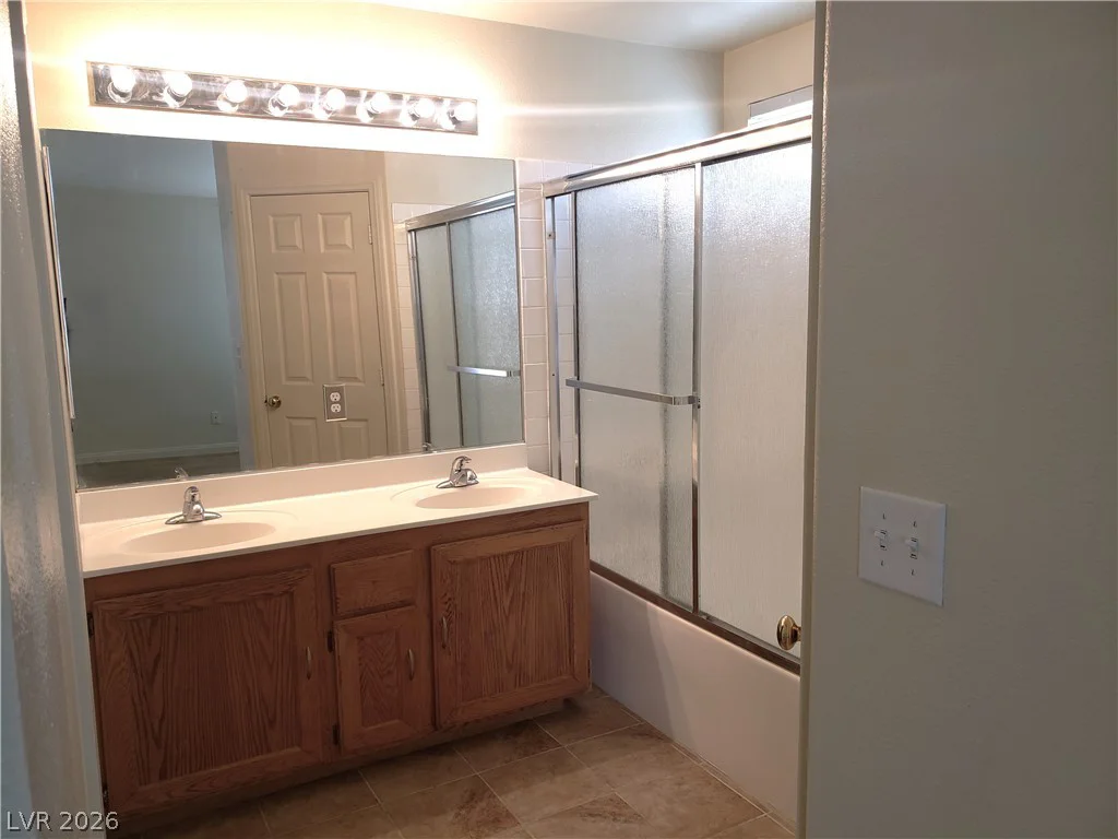 6633 Genevieve, Las Vegas, NV 89108