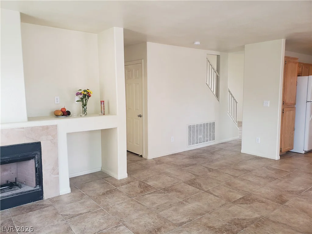 6633 Genevieve, Las Vegas, NV 89108
