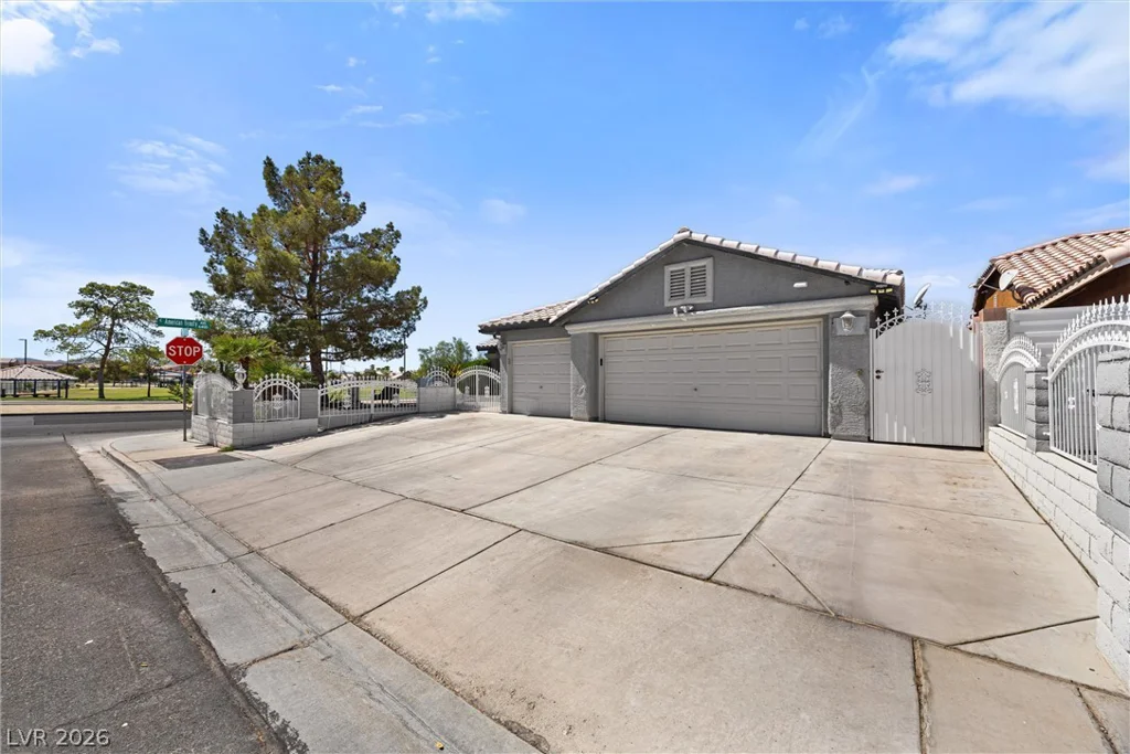 1691 Tangerine Rose, Las Vegas, NV 89142