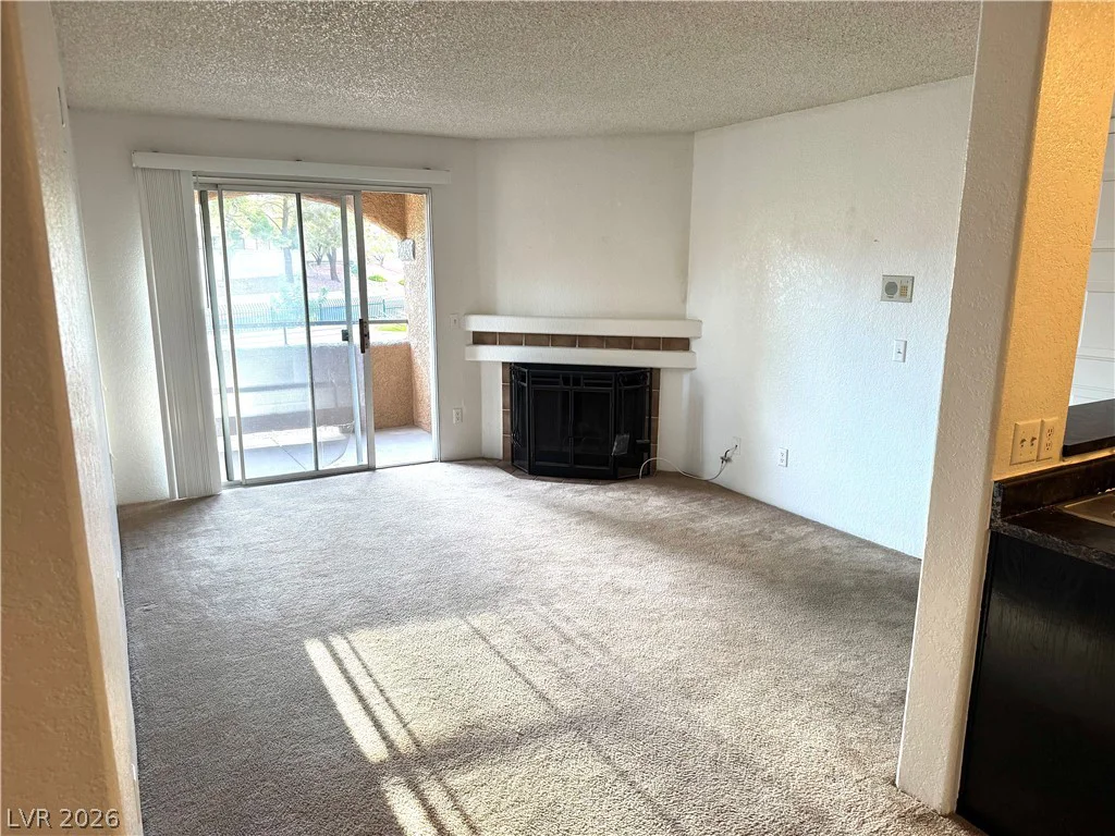 221 Mission Newport, Las Vegas, NV 89107