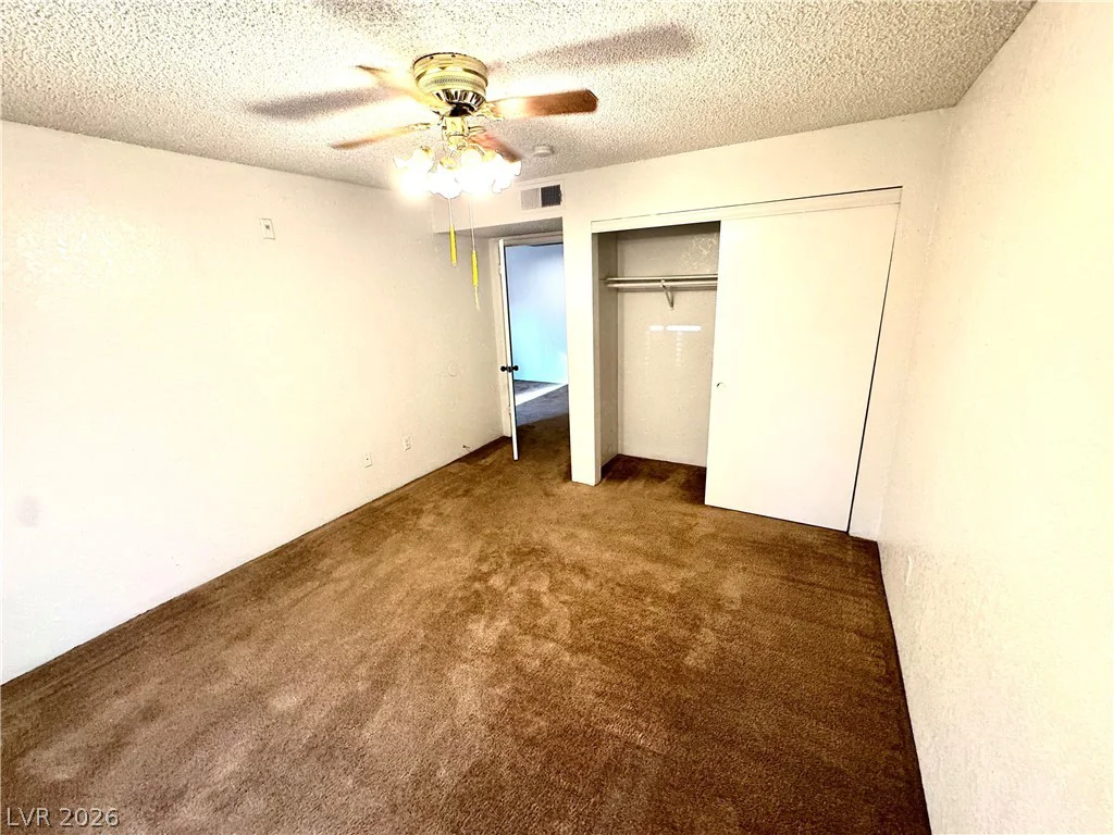 221 Mission Newport, Las Vegas, NV 89107
