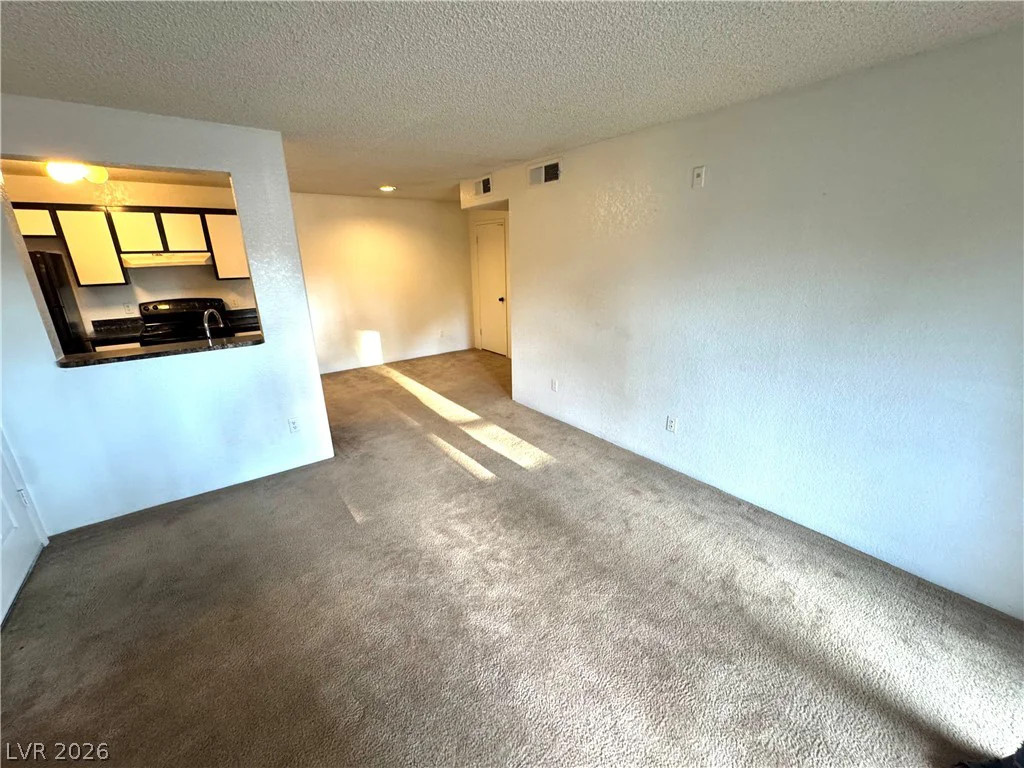 221 Mission Newport, Las Vegas, NV 89107