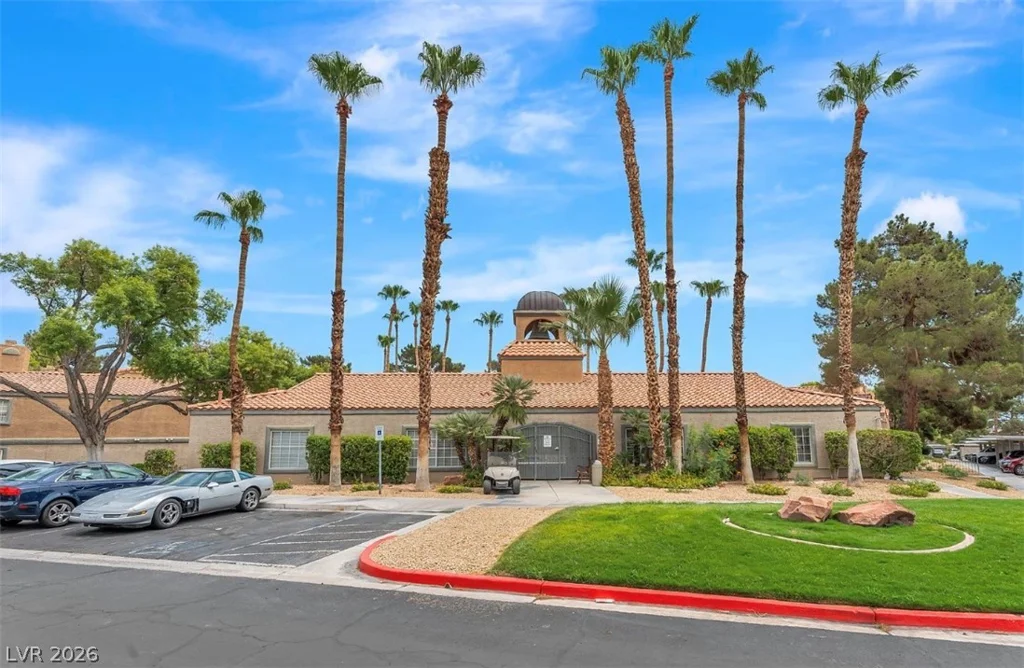 221 Mission Newport, Las Vegas, NV 89107