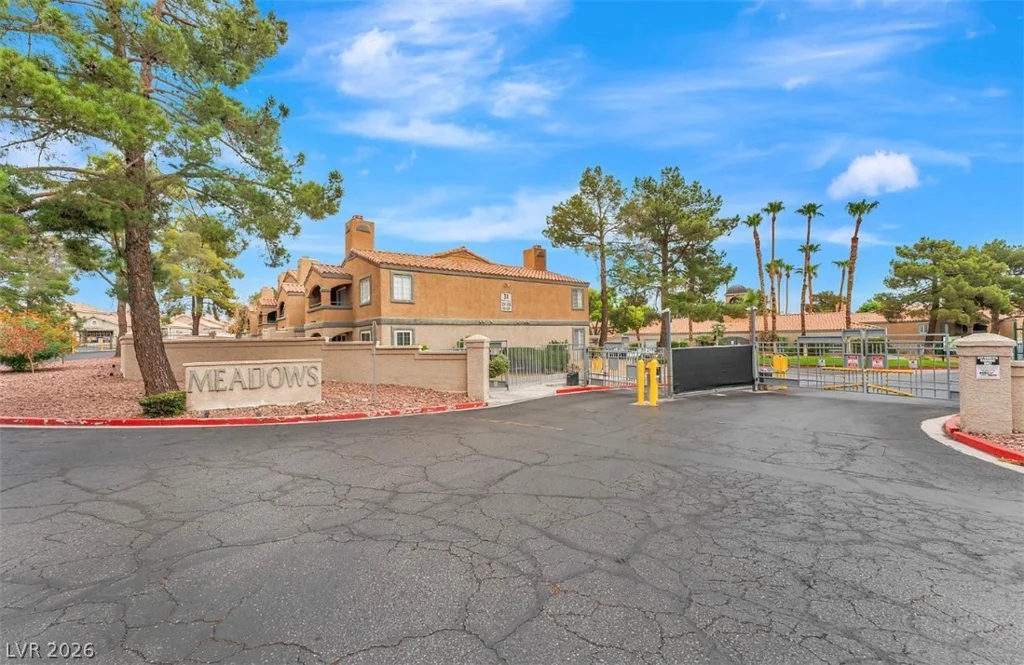 221 Mission Newport, Las Vegas, NV 89107