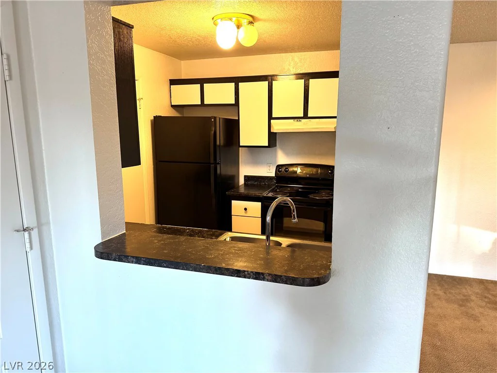 221 Mission Newport, Las Vegas, NV 89107