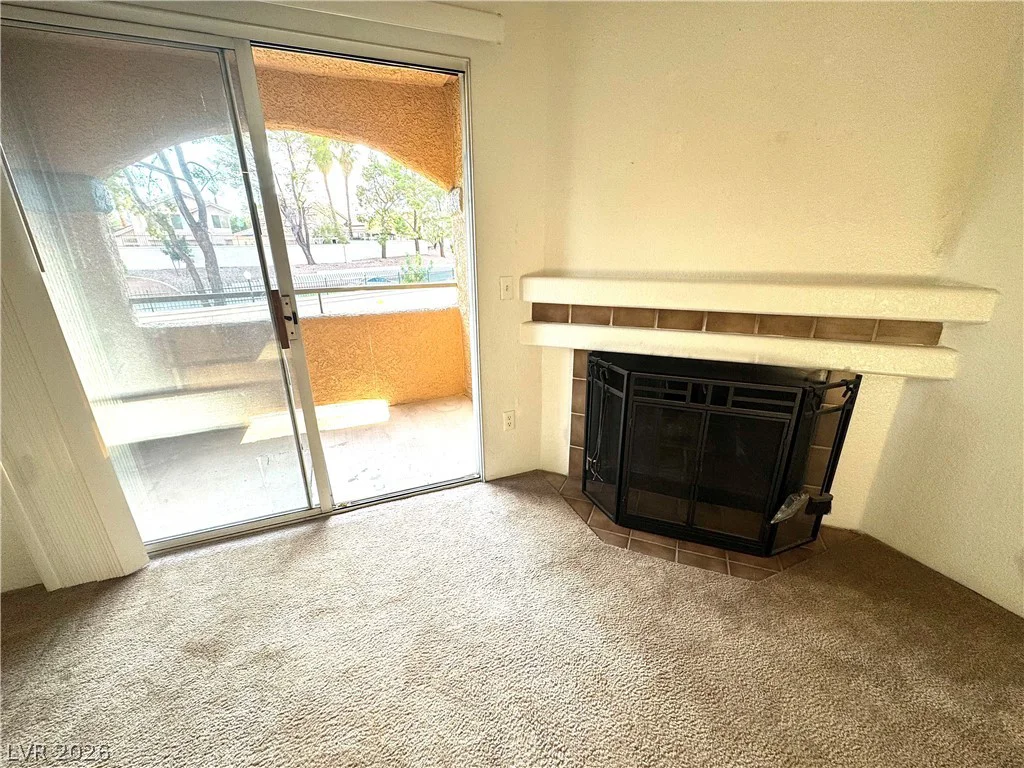 221 Mission Newport, Las Vegas, NV 89107