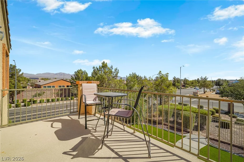 5552 Overlook Valley, North Las Vegas, NV 89081