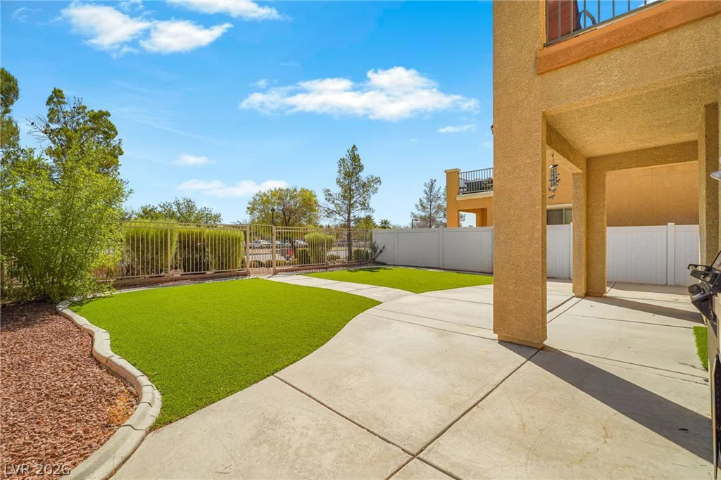 5552 Overlook Valley, North Las Vegas, NV 89081