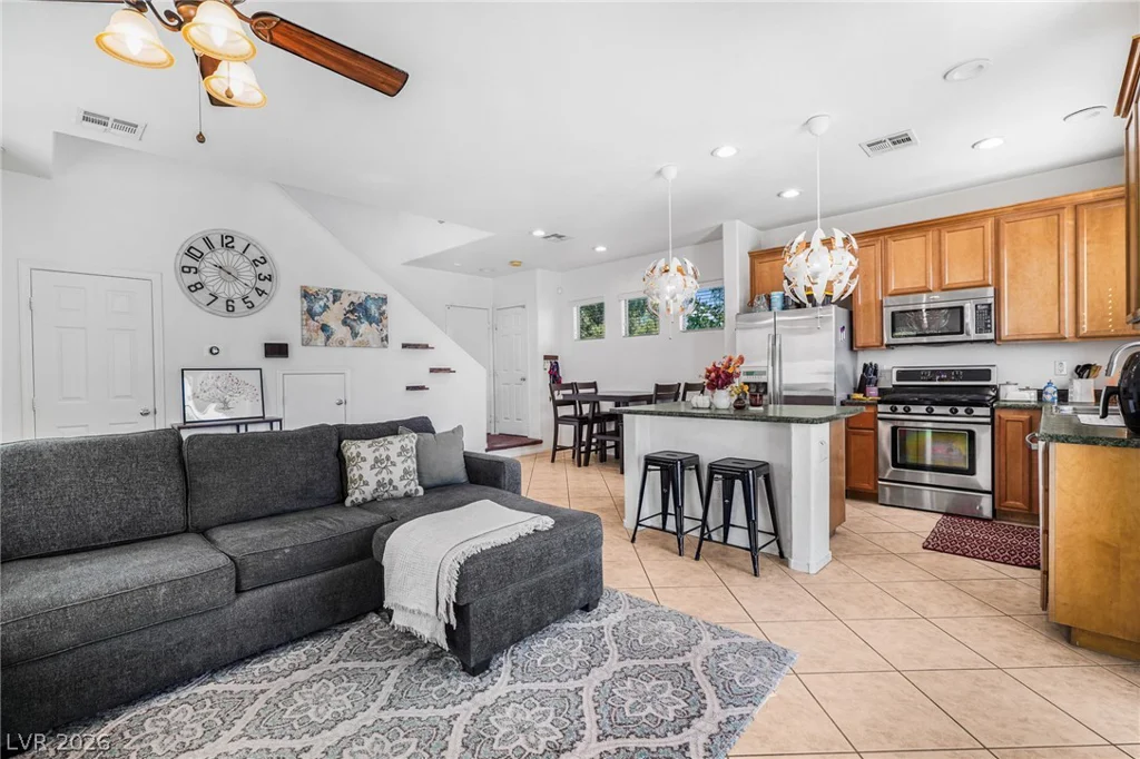 5552 Overlook Valley, North Las Vegas, NV 89081