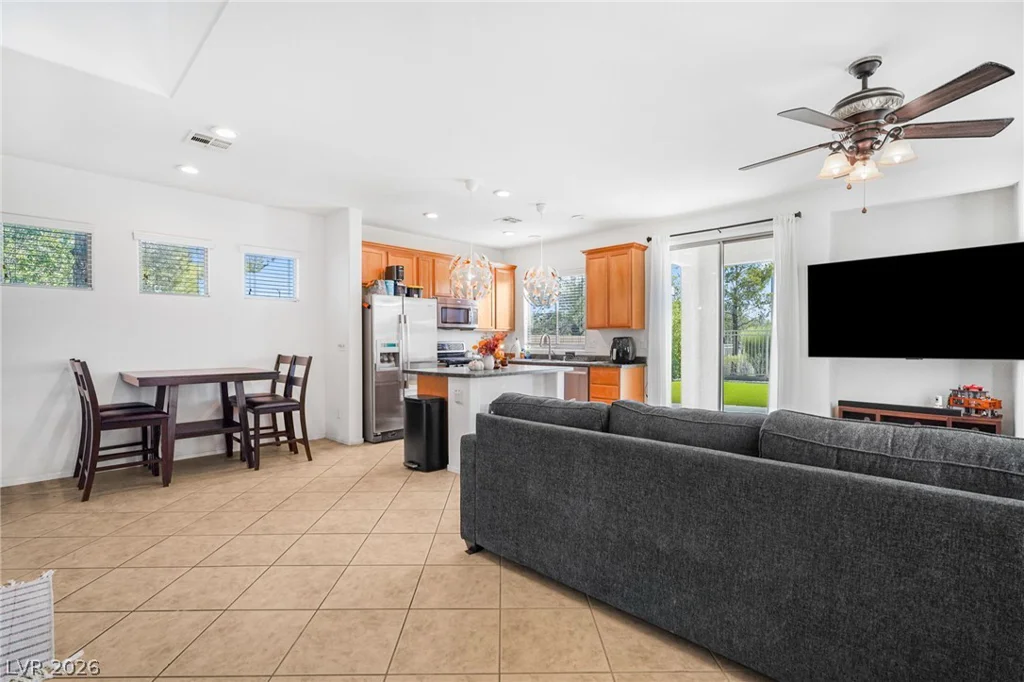 5552 Overlook Valley, North Las Vegas, NV 89081