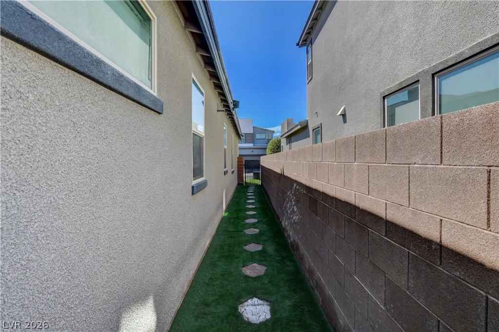 6834 Moorland, North Las Vegas, NV 89084