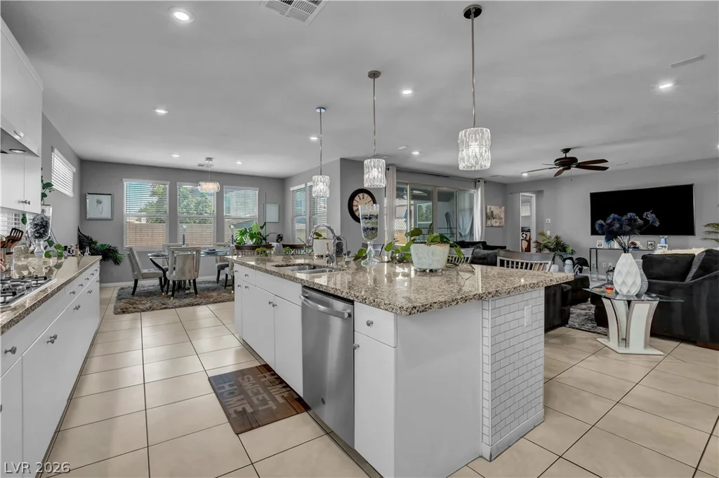 6834 Moorland, North Las Vegas, NV 89084