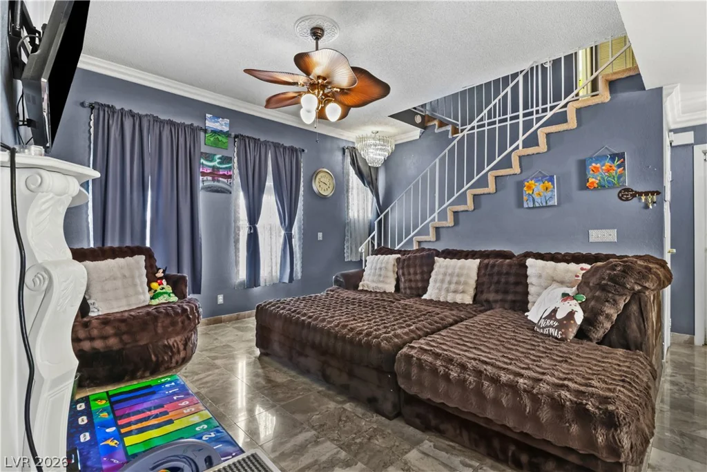 3910 Gulliver, Las Vegas, NV 89115