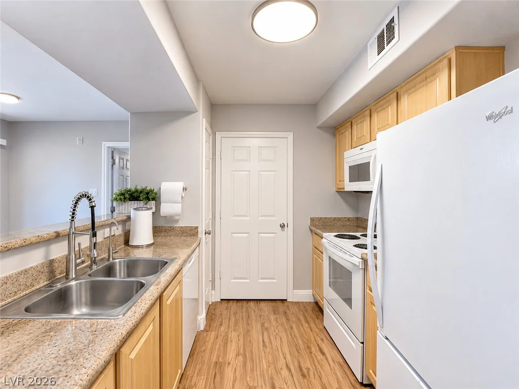 8000 Badura, Las Vegas, NV 89113