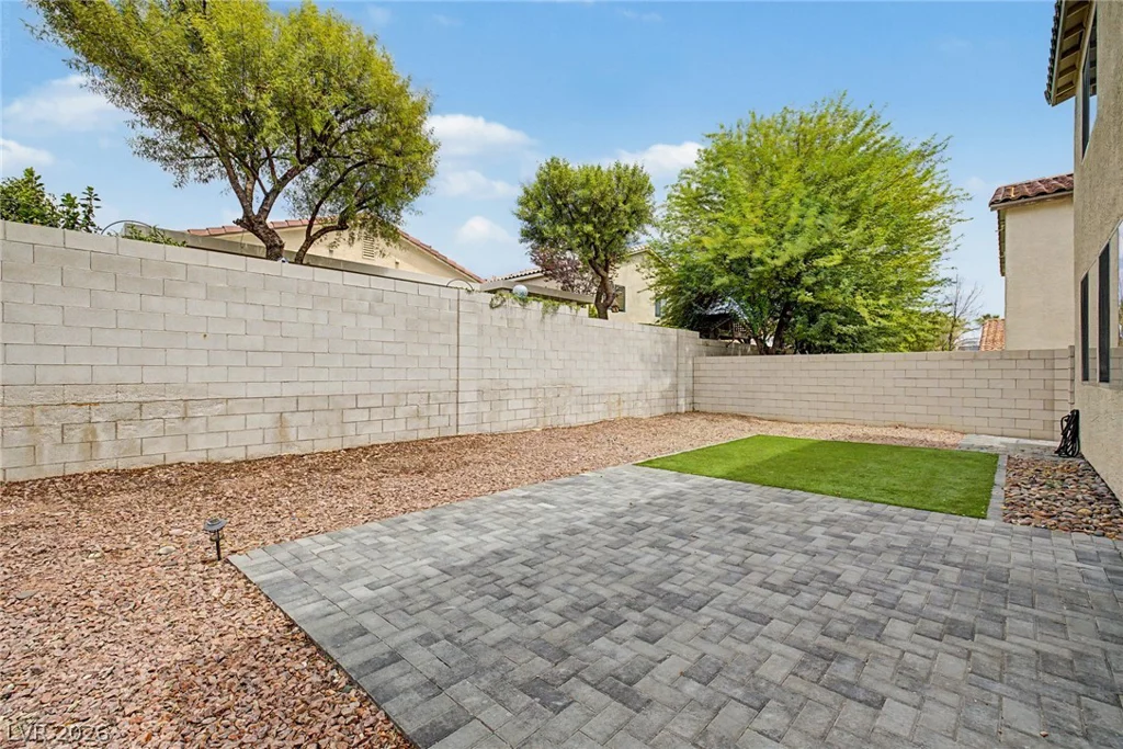 10116 Whitney Falls, Las Vegas, NV 89148