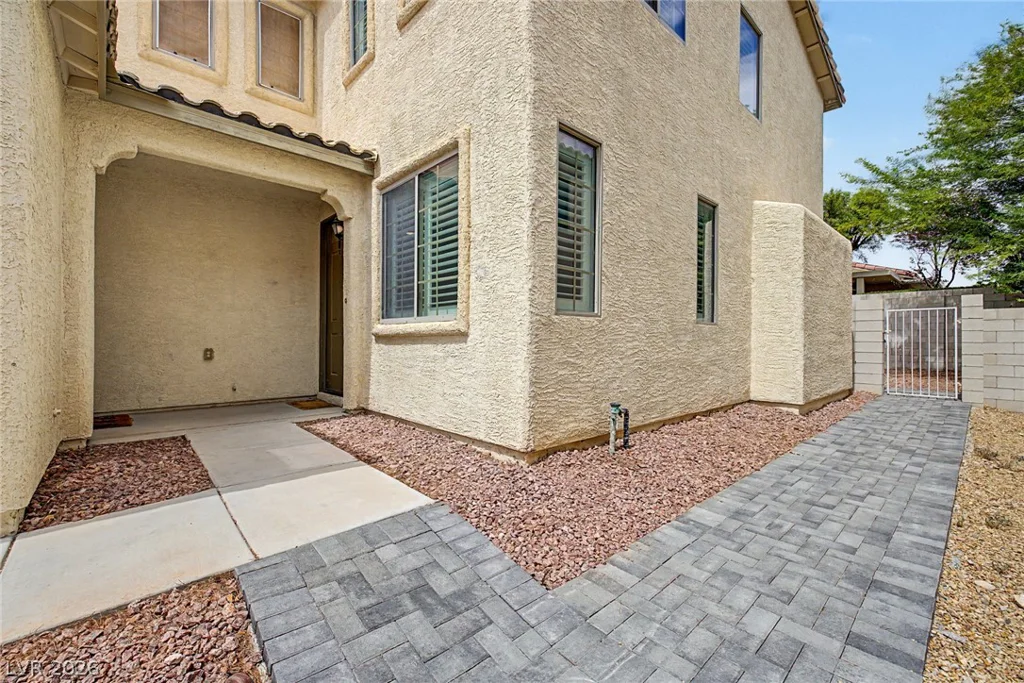 10116 Whitney Falls, Las Vegas, NV 89148