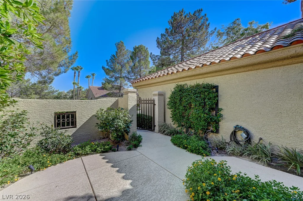 8121 Castle Pines, Las Vegas, NV 89113
