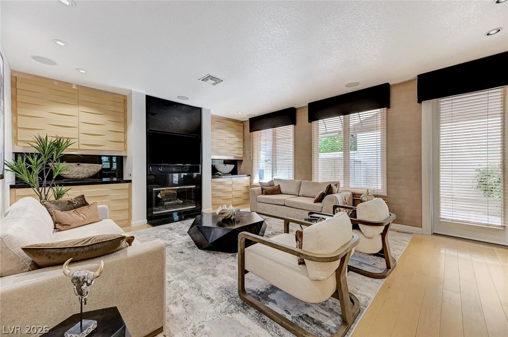 8121 Castle Pines, Las Vegas, NV 89113
