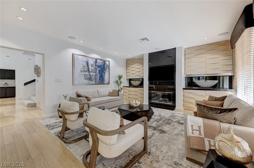 8121 Castle Pines, Las Vegas, NV 89113