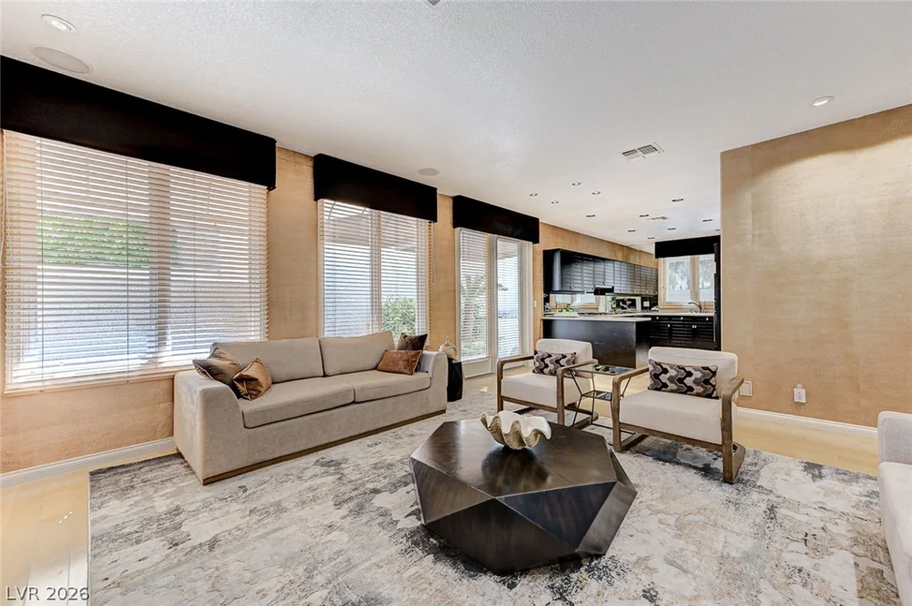 8121 Castle Pines, Las Vegas, NV 89113