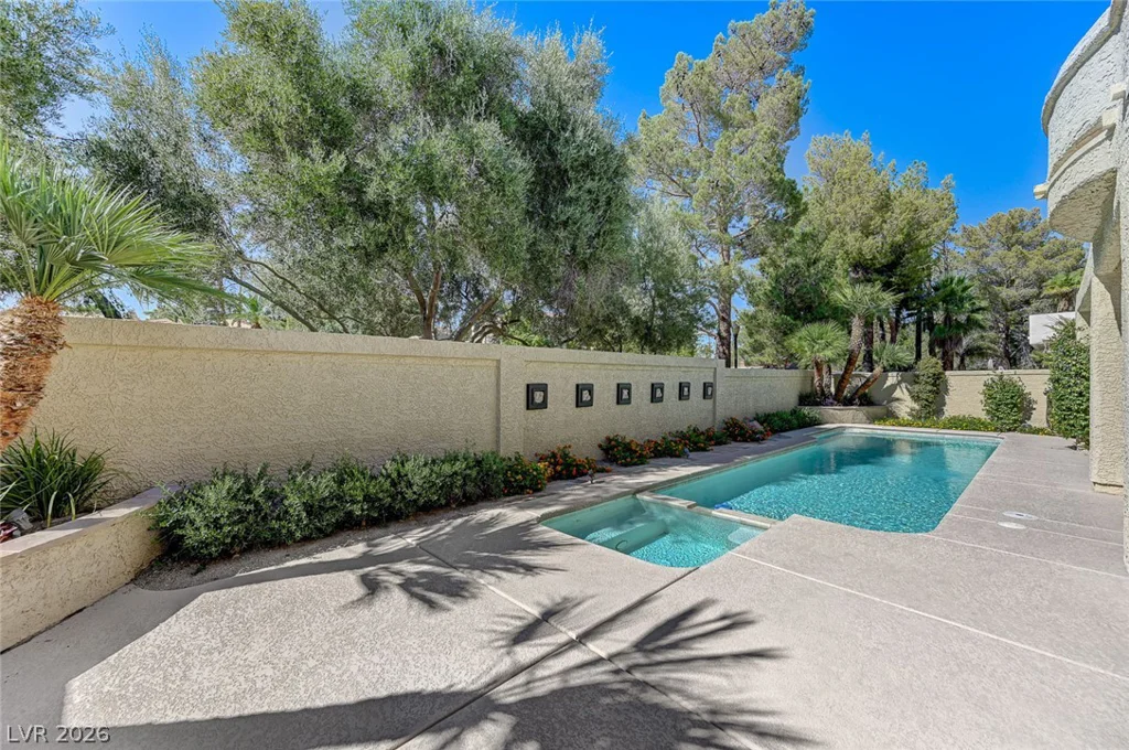 8121 Castle Pines, Las Vegas, NV 89113