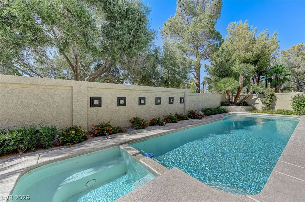 8121 Castle Pines, Las Vegas, NV 89113