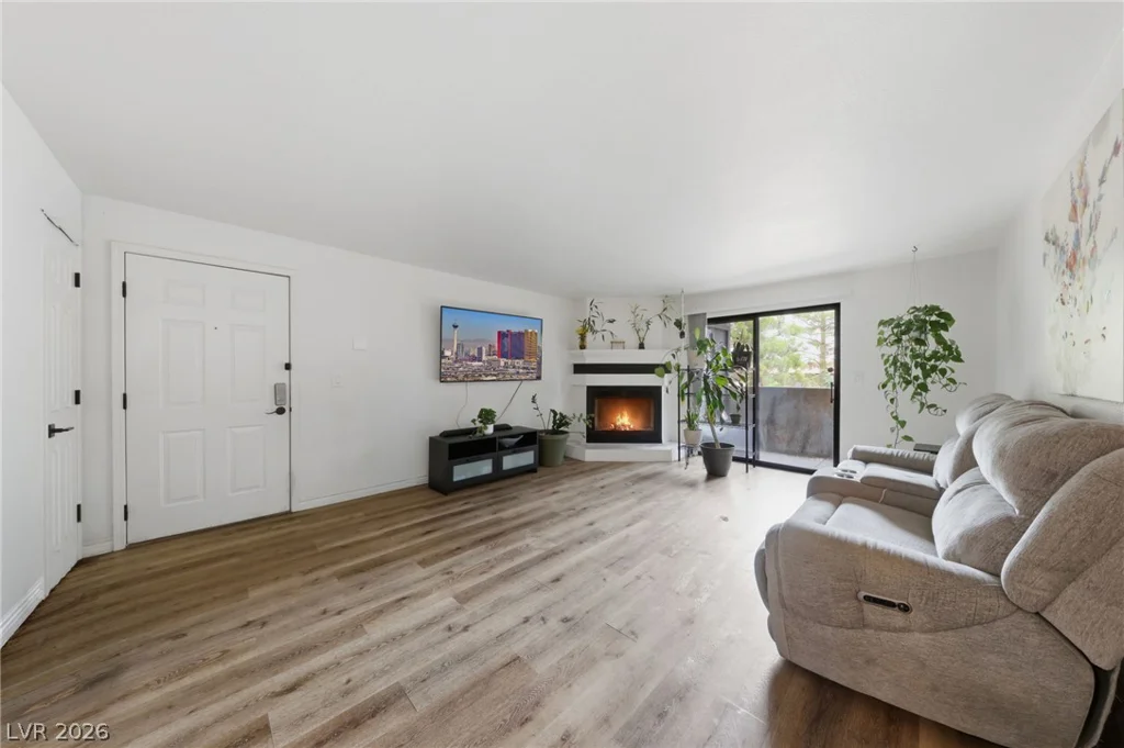 2451 Rainbow, Las Vegas, NV 89108