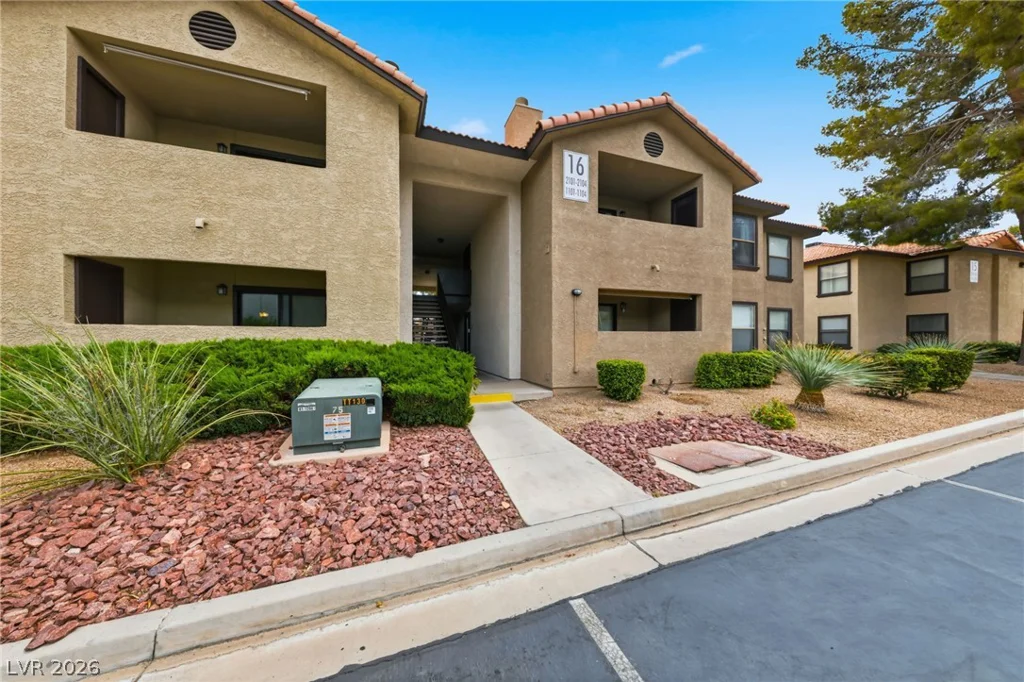 2451 Rainbow, Las Vegas, NV 89108