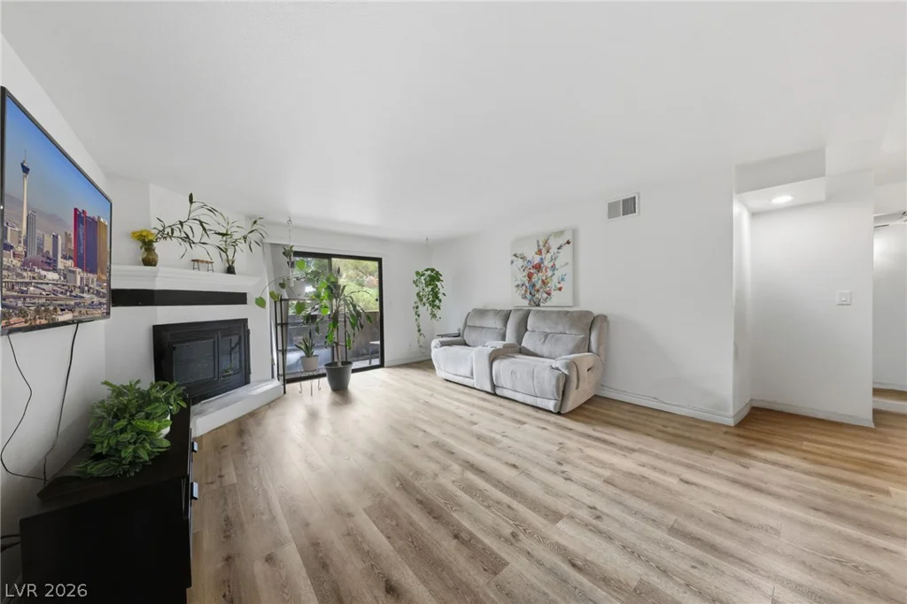 2451 Rainbow, Las Vegas, NV 89108