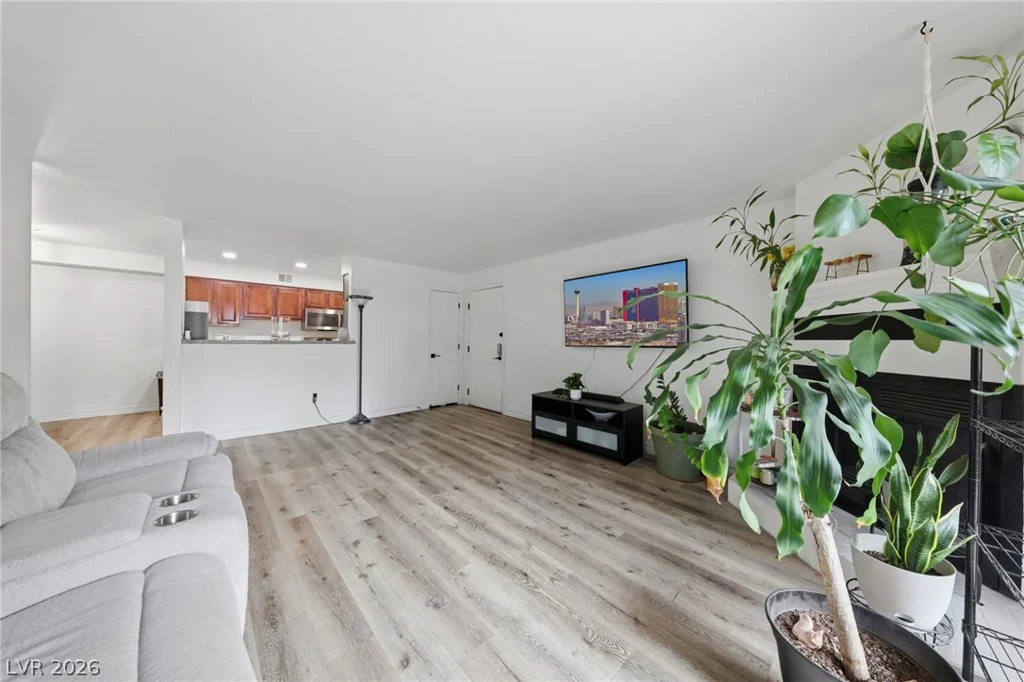 2451 Rainbow, Las Vegas, NV 89108